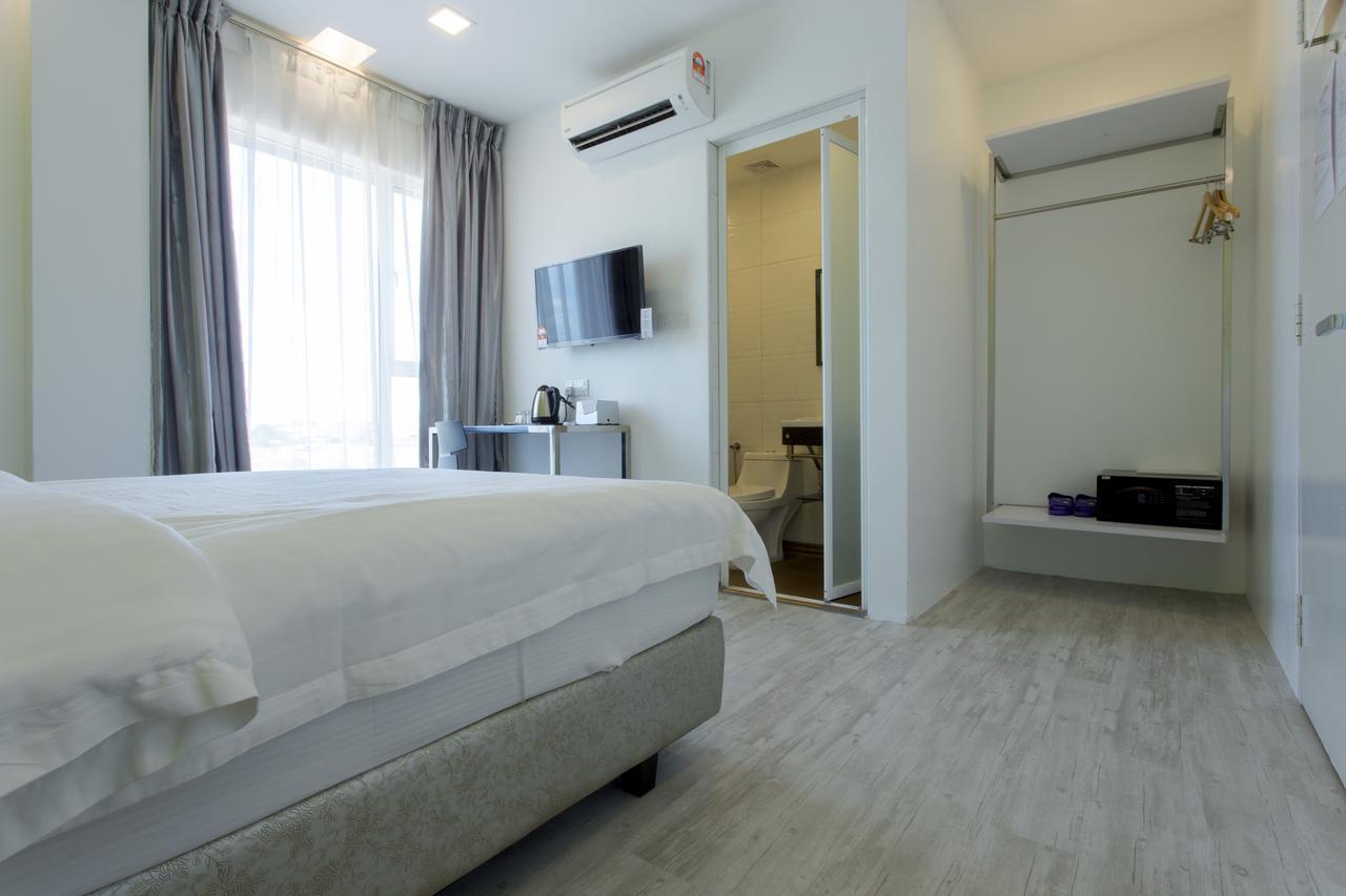 Aloha Hotel Sdn Bhd Понтиан-Кечил Экстерьер фото