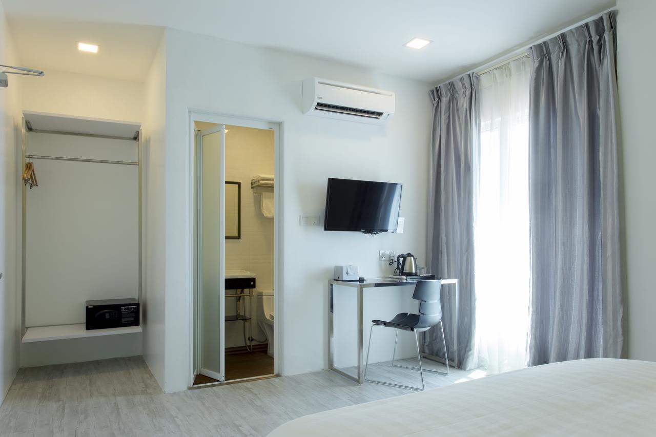 Aloha Hotel Sdn Bhd Понтиан-Кечил Экстерьер фото